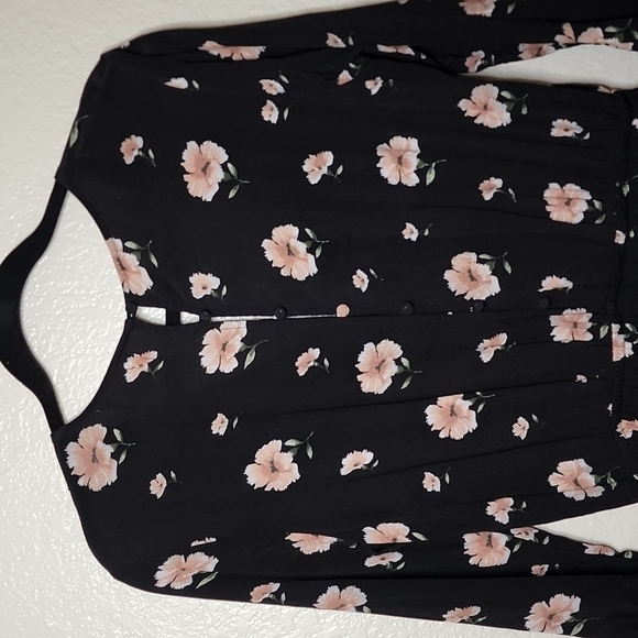 Lost + Wander Black Floral Flutter Sleeve Ruffle Hem Romper - Picture 11 of 12